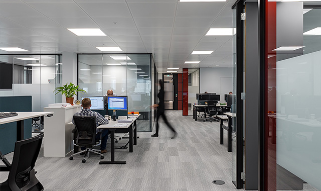 現(xiàn)代簡約辦公室裝修風(fēng)格.jpg 現(xiàn)代簡約辦公室裝修風(fēng)格.jpg