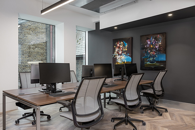 現(xiàn)代簡約辦公室裝修風(fēng)格.jpg
